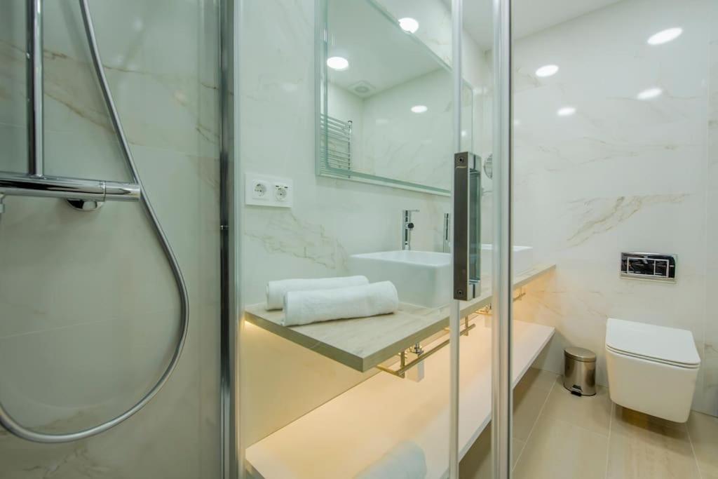Suara Apartamentos 2 Мадрид Екстериор снимка